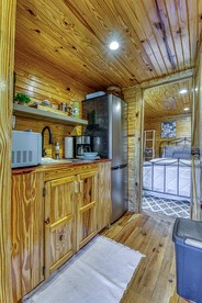 Gorgeous Tiny House with Indoor and Outdoor Lounging Space in Alabama - Rogersville, Alabama - glamping.directory