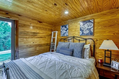 Gorgeous Tiny House with Indoor and Outdoor Lounging Space in Alabama - Rogersville, Alabama - glamping.directory