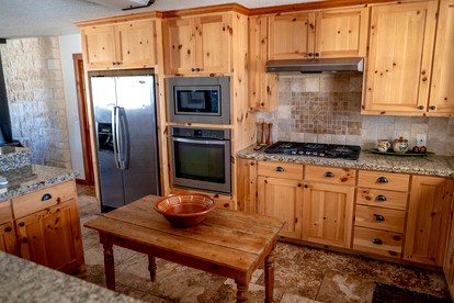 Charming Ranch-Style House Filled with Antiques near Round Top, Texas - New Ulm, Texas - glamping.directory