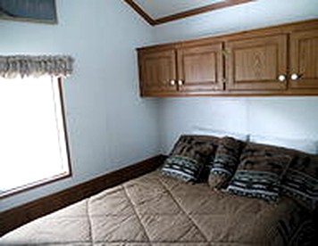 Charming Family-Friendly Cabin with a Loft Along the Kenai River, Alaska - Cooper Landing, Alaska - glamping.directory