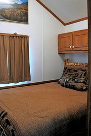 Charming Family-Friendly Cabin with a Loft Along the Kenai River, Alaska - Cooper Landing, Alaska - glamping.directory