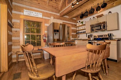 Retreat to the Smokies: Glamping Cabin with Hot Tub and Games Room - Sevierville, Tennessee - glamping.directory