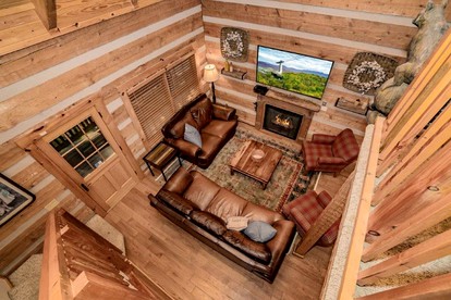 Retreat to the Smokies: Glamping Cabin with Hot Tub and Games Room - Sevierville, Tennessee - glamping.directory