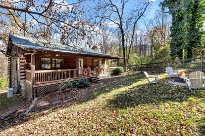 Cozy Mountain Cabin with Fire Pit and Forest Views near Downtown Black Mountain, NC - glamping.directory