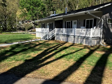 Idyllic Cottage Rental in Waynesville Perfect for a Great Smoky Mountains Getaway - Waynesville, North Carolina - glamping.directory