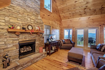 Mountain Views Group Cabin with Barbecue, Pool Table and Ping Pong Table in Sevierville, Tennessee - Sevierville, Tennessee - glamping.directory