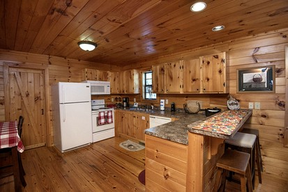 Mountain Views Group Cabin with Barbecue, Pool Table and Ping Pong Table in Sevierville, Tennessee - Sevierville, Tennessee - glamping.directory