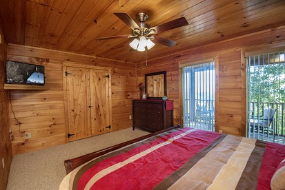 Mountain Views Group Cabin with Barbecue, Pool Table and Ping Pong Table in Sevierville, Tennessee - Sevierville, Tennessee - glamping.directory
