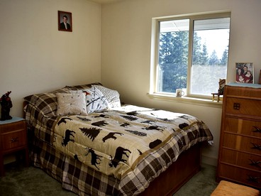Off-The-Grid Cottage Rental with 360-Degree Mountain Views near Cascade, Idaho - Cascade, Idaho - glamping.directory