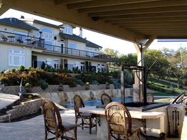 Exceptional 16-Person Vacation Villa Rental for Groups near Paso Robles, California - Paso Robles, California - glamping.directory