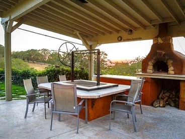 Exceptional 16-Person Vacation Villa Rental for Groups near Paso Robles, California - Paso Robles, California - glamping.directory