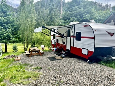 Cute 1950's Inspired Retro Large Camper, Idleyld Park, OR - Idleyld Park, Oregon - glamping.directory
