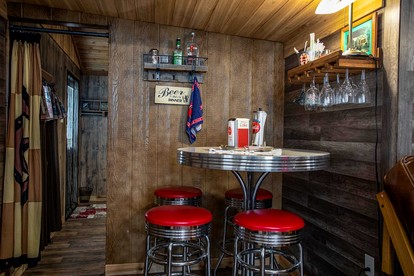Relaxing Waterfront Cabin Getaway for Families and Couples in Medina, Texas - Medina, Texas - glamping.directory