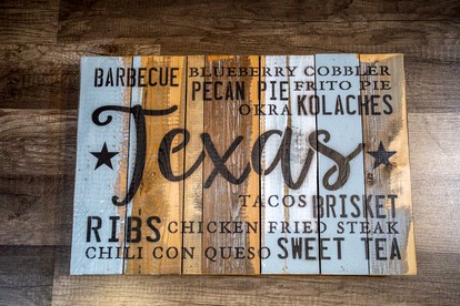 Relaxing Waterfront Cabin Getaway for Families and Couples in Medina, Texas - Medina, Texas - glamping.directory