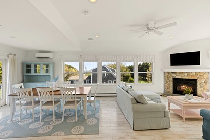 Breathtaking Cape Cod Beachhouse with Private Beach Access Near Sandwich, Massachusetts - Sandwich, Massachusetts - glamping.directory