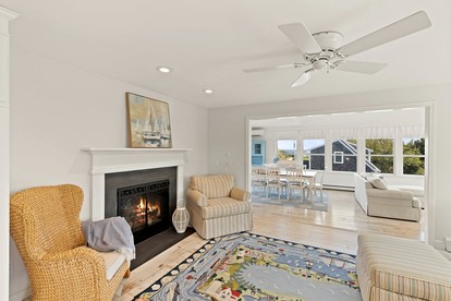 Breathtaking Cape Cod Beachhouse with Private Beach Access Near Sandwich, Massachusetts - Sandwich, Massachusetts - glamping.directory