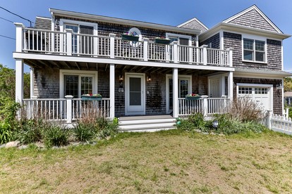 Breathtaking Cape Cod Beachhouse with Private Beach Access Near Sandwich, Massachusetts - Sandwich, Massachusetts - glamping.directory