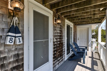 Breathtaking Cape Cod Beachhouse with Private Beach Access Near Sandwich, Massachusetts - Sandwich, Massachusetts - glamping.directory