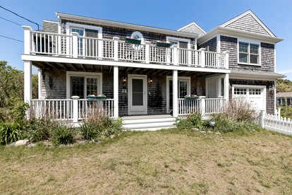 Breathtaking Cape Cod Beachhouse with Private Beach Access Near Sandwich, Massachusetts - glamping.directory
