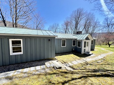 Beautiful Cottage with Outstanding Views in Sandgate, Vermont - Sandgate, Vermont - glamping.directory