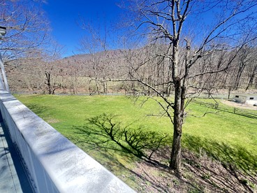 Beautiful Cottage with Outstanding Views in Sandgate, Vermont - Sandgate, Vermont - glamping.directory