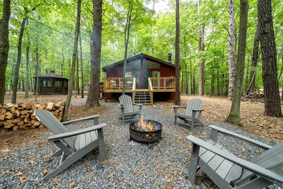 Cozy Cabin with Cute Gazebo and Fire Pit, near Sleepy Creek and Harpers Ferry National Historical Park, West Virginia - glamping.directory