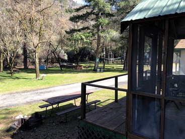 Relaxing Deluxe Cabin in the Wilderness and Beauty of Northern California's Trinity Alps, Big Bar California - glamping.directory
