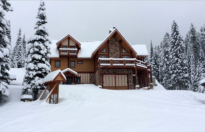 Delightful Bed and Breakfast Getaway in Nez Perce National Forest, Idaho - glamping.directory