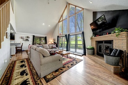 Gorgeous Vacation Rental with Grill, Fire Pit, Golf Course Views, and Resort Access in Hedgesville, West Virginia - Hedgesville, West Virginia - glamping.directory