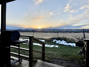 Lovely Cabins with a View near the Bighorn River in Fort Smith, Montana - Fort Smith, Montana - glamping.directory