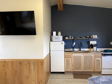 Lovely Cabins with a View near the Bighorn River in Fort Smith, Montana - Fort Smith, Montana - glamping.directory