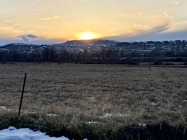 Lovely Cabins with a View near the Bighorn River in Fort Smith, Montana - Fort Smith, Montana - glamping.directory