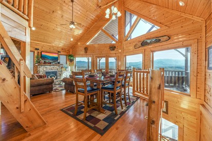 Sensational Mountain Retreat with Spa and Amazing Interior in Sevierville, Tennessee - Sevierville, Tennessee - glamping.directory