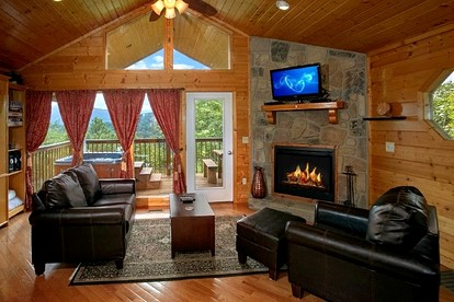 Secluded Cabin with Gorgeous Vistas and Hot-tub in Sevierville, Tennessee - Sevierville, Tennessee - glamping.directory