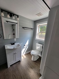 Romantic Glamping Getaway Perfect for Quality Time with Your Partner: Cute Tiny House near Owensville, Missouri - Canaan Township, Missouri - glamping.directory