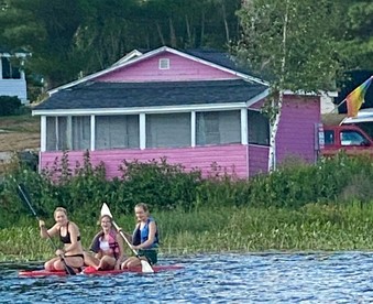 Romantic Studio Cottage on the Shores of Harvey Lake near Concord, New Hampshire - glamping.directory