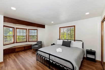 Big Bear Playground: Cabin Ideal for Family and Friends' Playtime - Big Bear Lake, California - glamping.directory