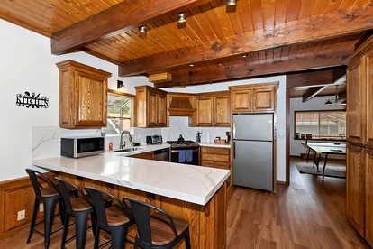 Big Bear Playground: Cabin Ideal for Family and Friends' Playtime - Big Bear Lake, California - glamping.directory