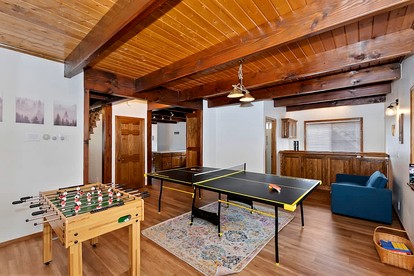 Big Bear Playground: Cabin Ideal for Family and Friends' Playtime - Big Bear Lake, California - glamping.directory