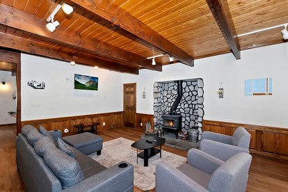 Big Bear Playground: Cabin Ideal for Family and Friends' Playtime - Big Bear Lake, California - glamping.directory