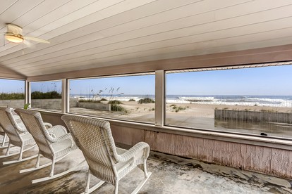 Charming Oceanfront Beach House for Family and Group Getaways in Fernandina Beach, Florida - Fernandina Beach, Florida - glamping.directory
