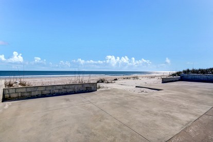 Charming Oceanfront Beach House for Family and Group Getaways in Fernandina Beach, Florida - Fernandina Beach, Florida - glamping.directory