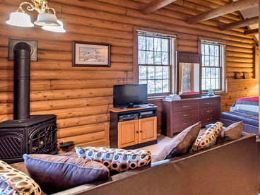 Romantic Cabin in Magical Surroundings near Mount Vernon, Ohio - Fredericktown, Ohio - glamping.directory