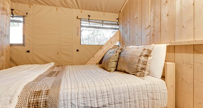 Incredible Rustic Tented Cabin with Fire Pit in Gatlinburg, Tennessee - Gatlinburg, Tennessee - glamping.directory