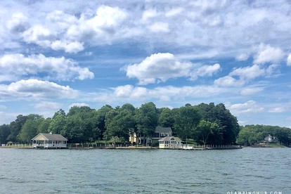 Luxury Cabin for Entertaining with an In-House Movie Theater on Lake Norman, North Carolina - Sherrills Ford, North Carolina - glamping.directory