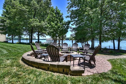 Luxury Cabin for Entertaining with an In-House Movie Theater on Lake Norman, North Carolina - Sherrills Ford, North Carolina - glamping.directory