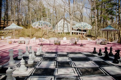 Chic Retreat: Glamping Fun Awaits You and Your Besties in Tracy City, TN - Tracy City, Tennessee - glamping.directory