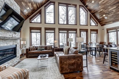 Luxury Ski-In/Ski-Out Lodge with Hot Tub near Blue Ridge Mountains, Wintergreen Resort VA - Wintergreen, Virginia - glamping.directory