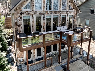Luxury Ski-In/Ski-Out Lodge with Hot Tub near Blue Ridge Mountains, Wintergreen Resort VA - Wintergreen, Virginia - glamping.directory