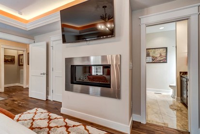 Luxury Ski-In/Ski-Out Lodge with Hot Tub near Blue Ridge Mountains, Wintergreen Resort VA - Wintergreen, Virginia - glamping.directory
